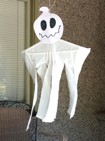 Come creare fantasmi di stoffa per Halloween